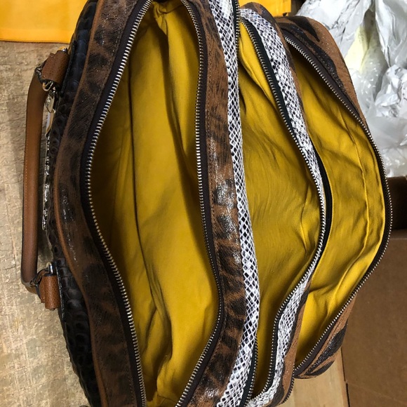 🔥🔥Mario Valentino HUGE SAVINGS leather bag 🔥🔥 - Picture 5 of 11